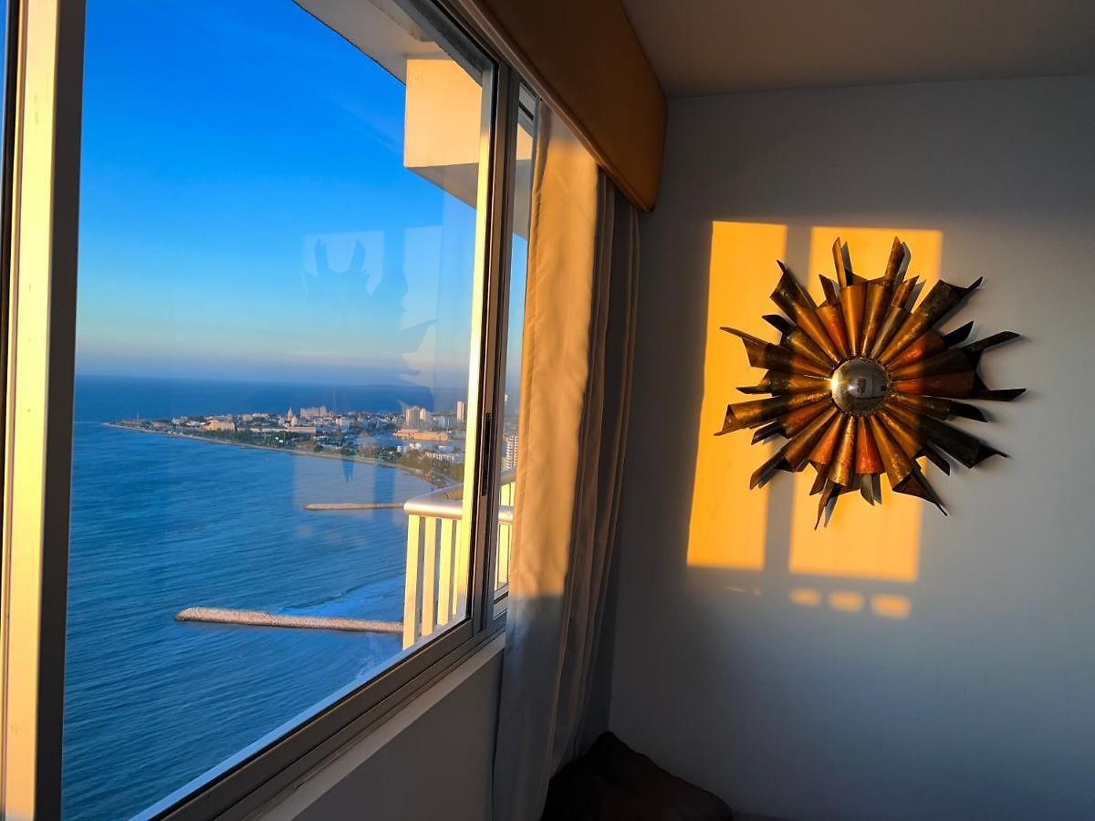 Apartamento Luxurious 3-bedroom Penthouse With Ocean Views In Cartagena