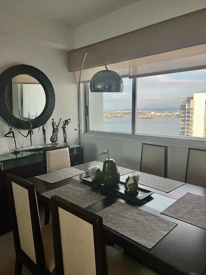 Luxurious 3-bedroom Penthouse With Ocean Views In