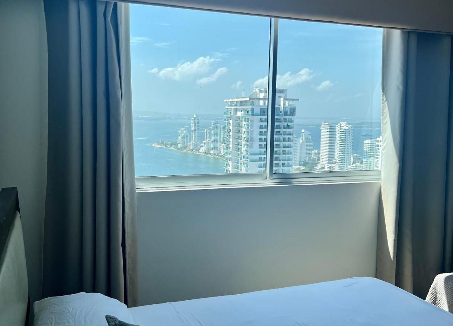 Luxurious 3-bedroom Penthouse With Ocean Views In Apartamento *