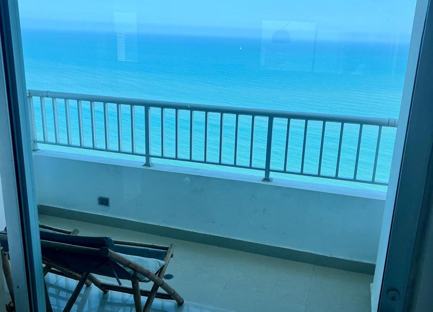 Luxurious 3-bedroom Penthouse With Ocean Views In *
