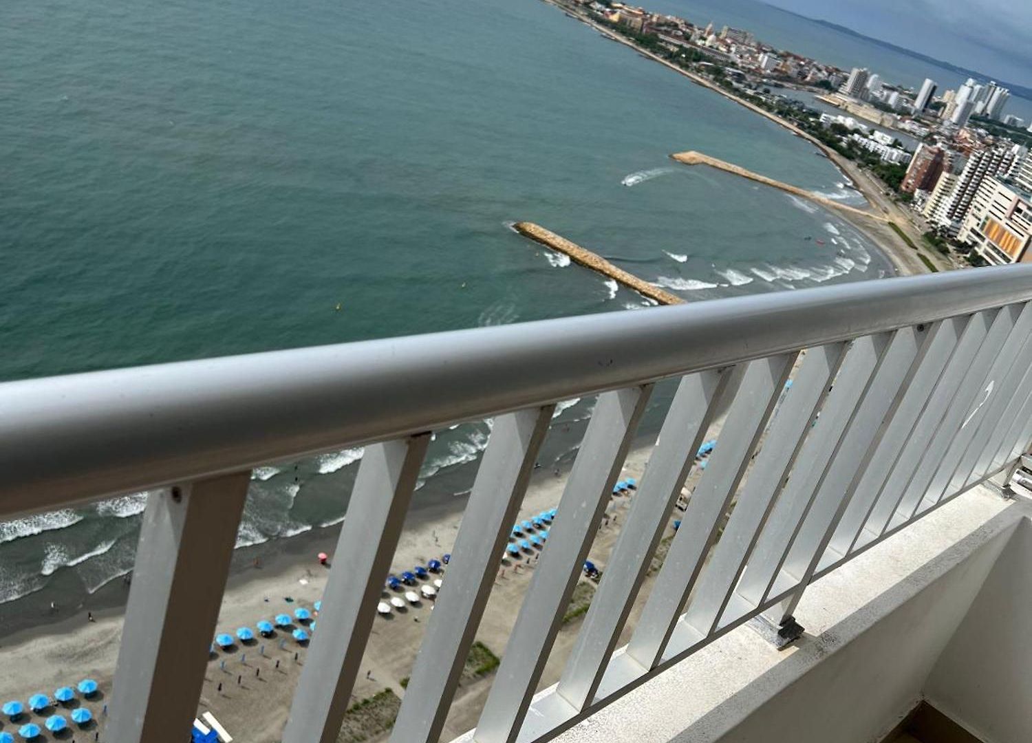 Luxurious 3-bedroom Penthouse With Ocean Views In