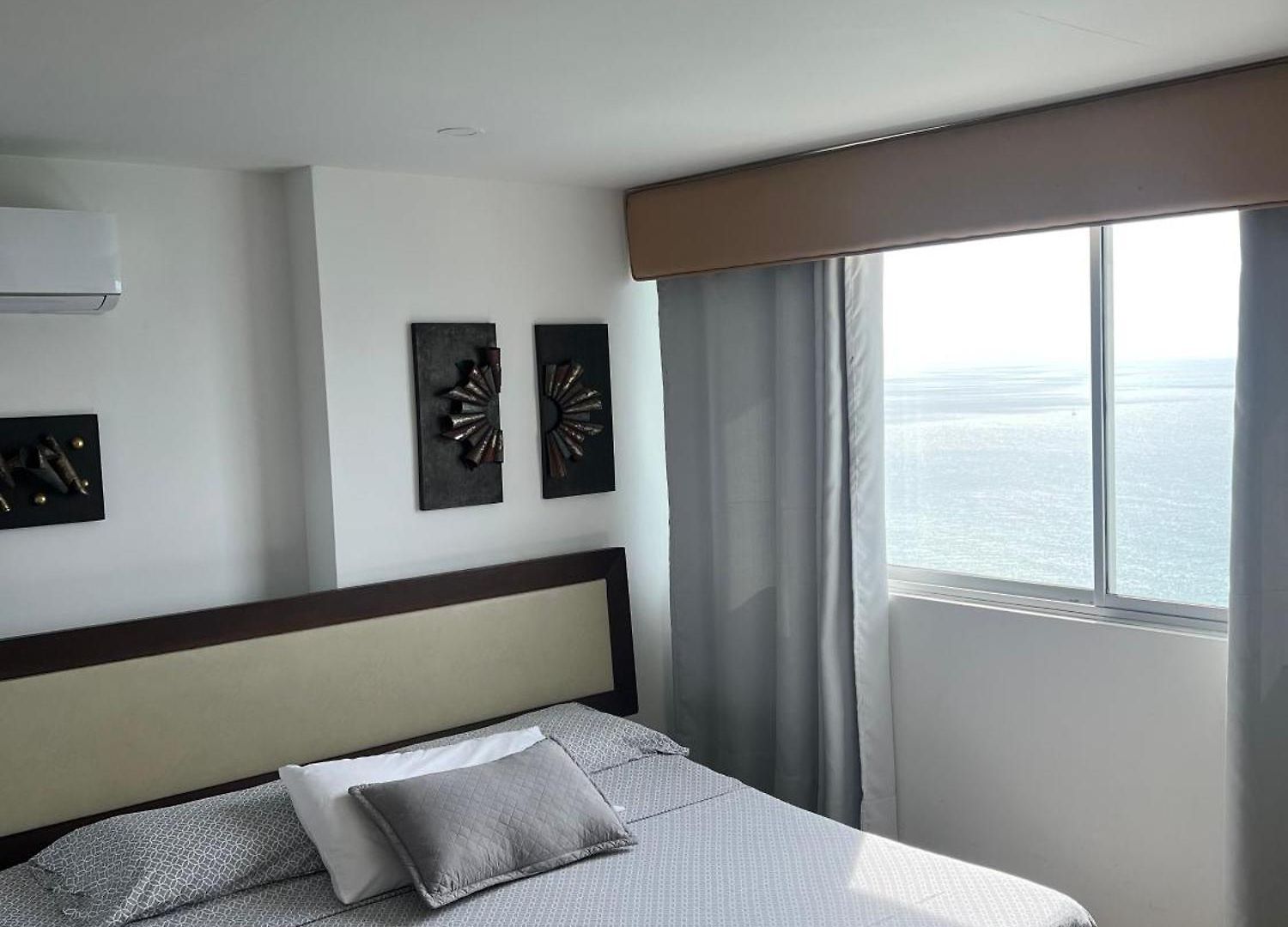 Luxurious 3-bedroom Penthouse With Ocean Views In *
