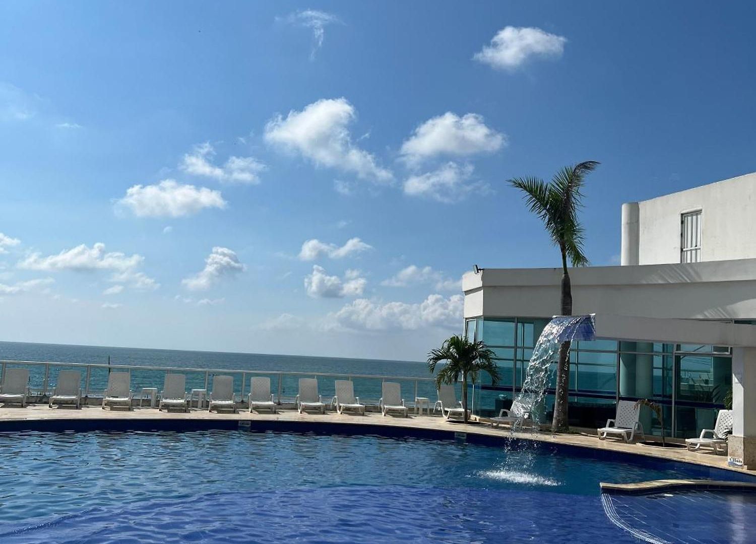 Luxurious 3-bedroom Penthouse With Ocean Views In Cartagena