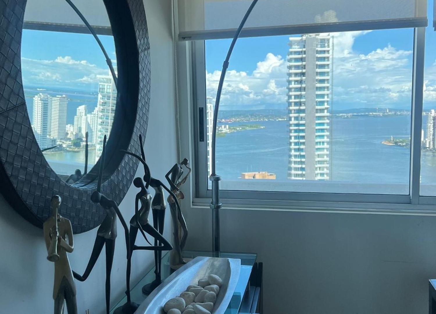 Luxurious 3-bedroom Penthouse With Ocean Views In * Cartagena