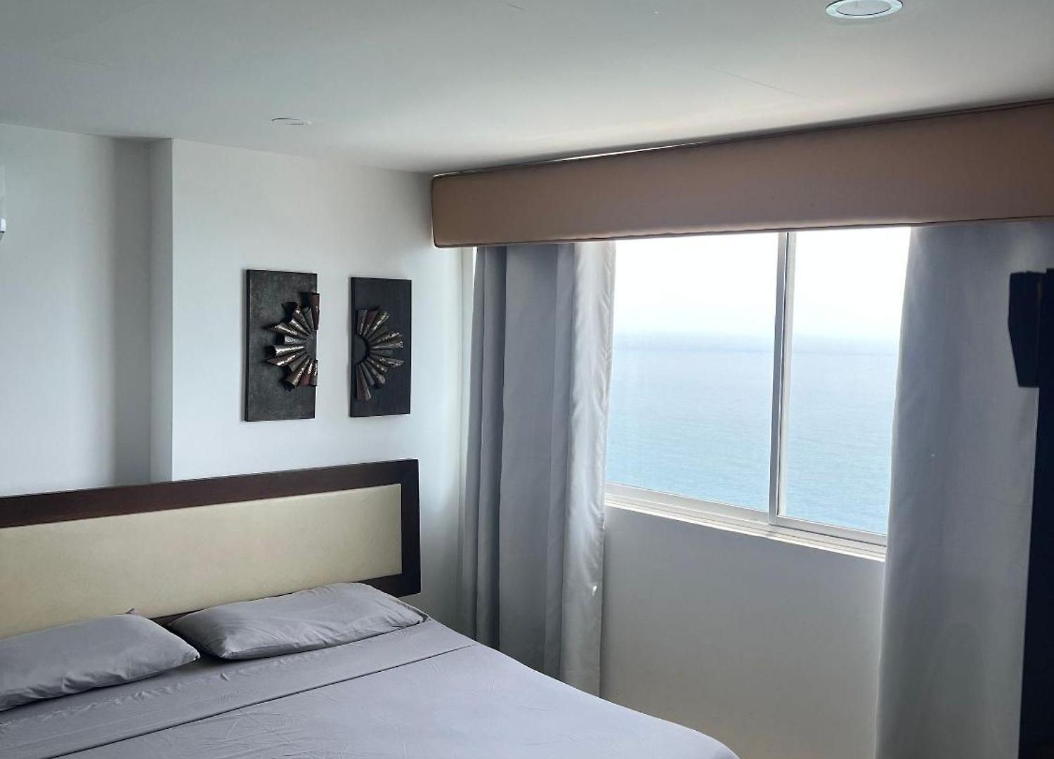 Luxurious 3-bedroom Penthouse With Ocean Views In Apartamento *